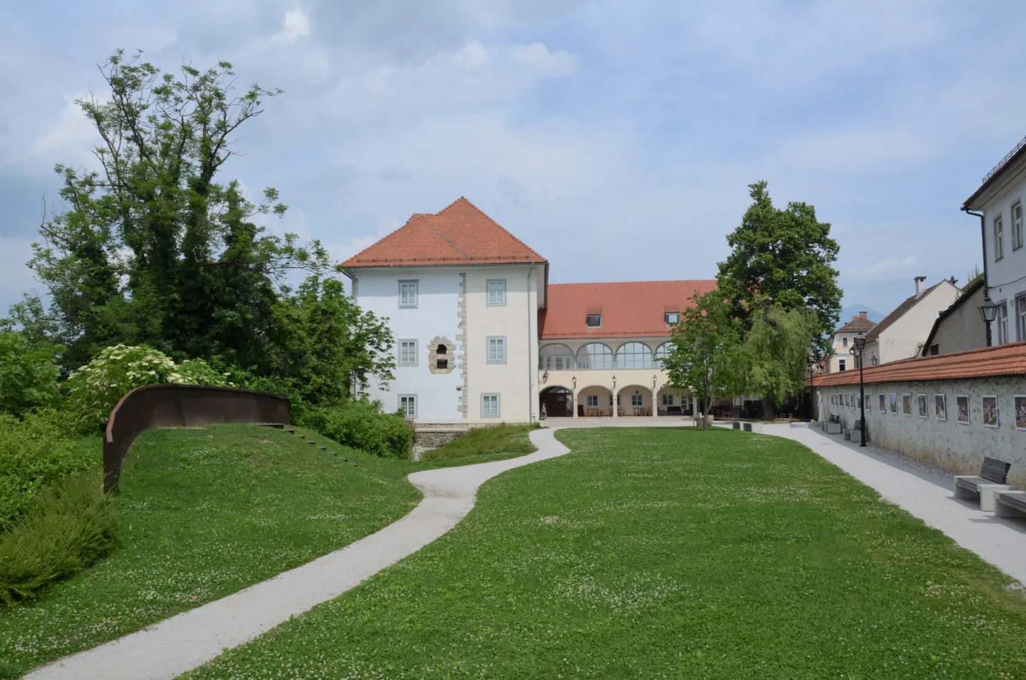grad Khislstein