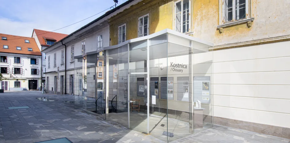 Vhod v Kostnico